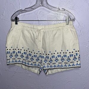 Vineyard Vine’s Drawstring Shorts